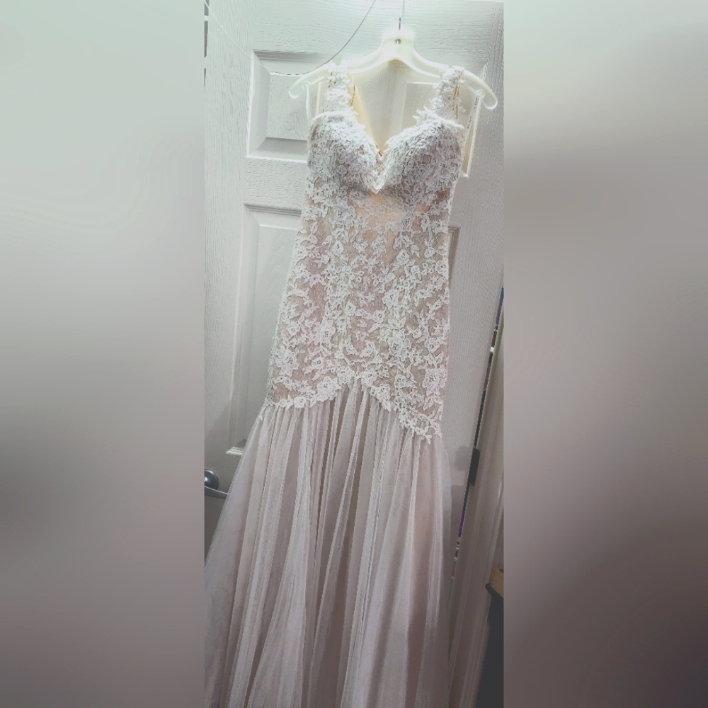 Galina Signature Bridal Gown Size 6 Ivory/Champagne